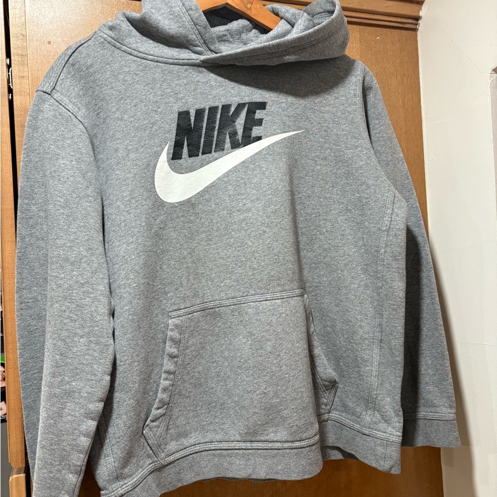 Nike Heather Gray Sweatshirt
